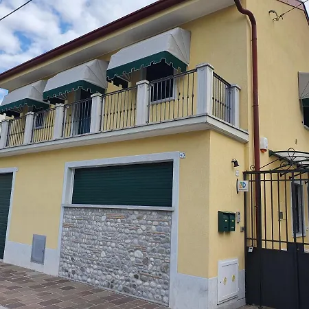 Avd - La Nuova Casa Di Nonna * Udine